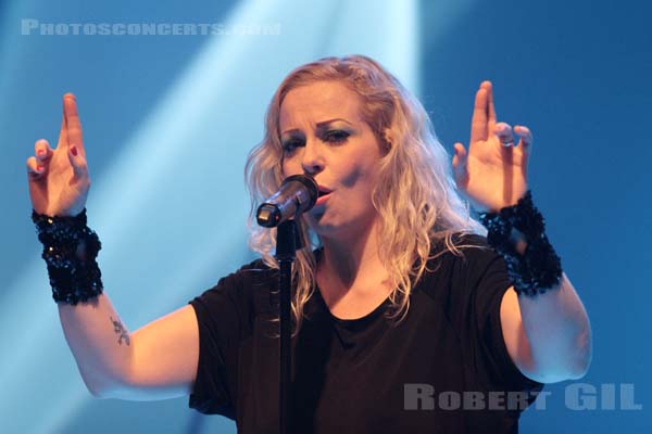 ANNEKE VAN GIERSBERGEN - 2012-05-20 - PARIS - La Machine (du Moulin Rouge) - 